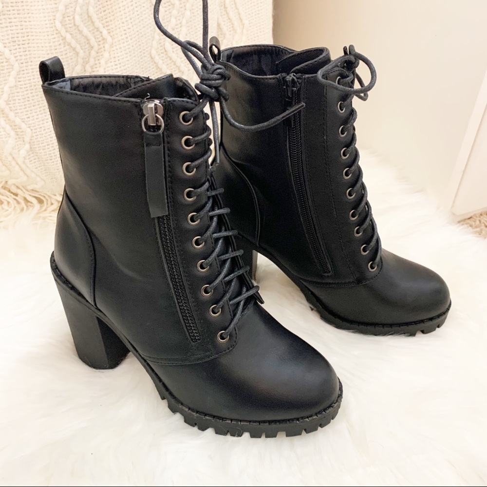 NEW Nina Laced Booties- in Black - Picture 2 of 6